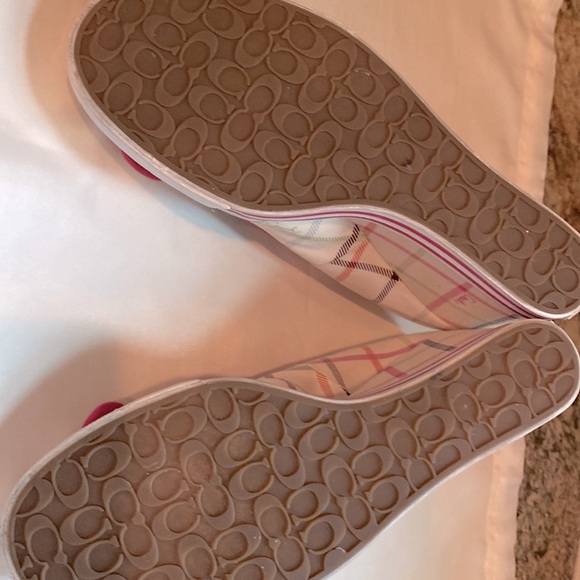 COACH tennis shoe wedges in classic multicolored tattersall tartan print. Size 8 - Picture 5 of 10